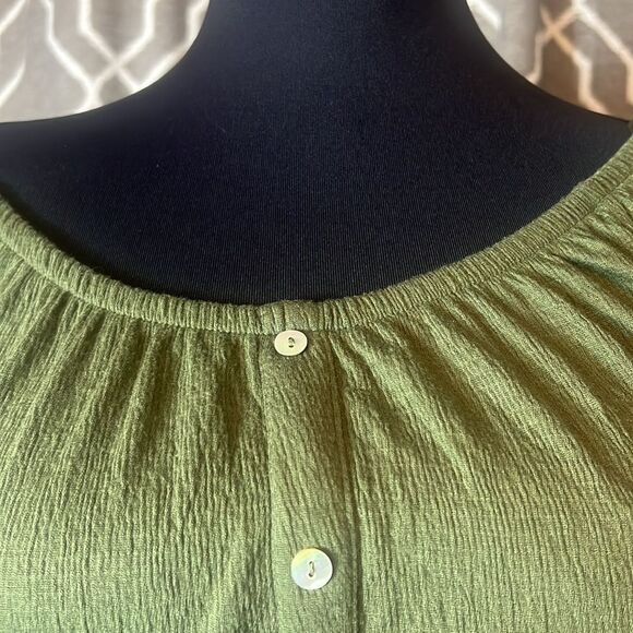 PRIMARK - FORREST GREEN T SHIRT WITH BUTTON DETAILS - XS (2/4) - Picture 2 of 6